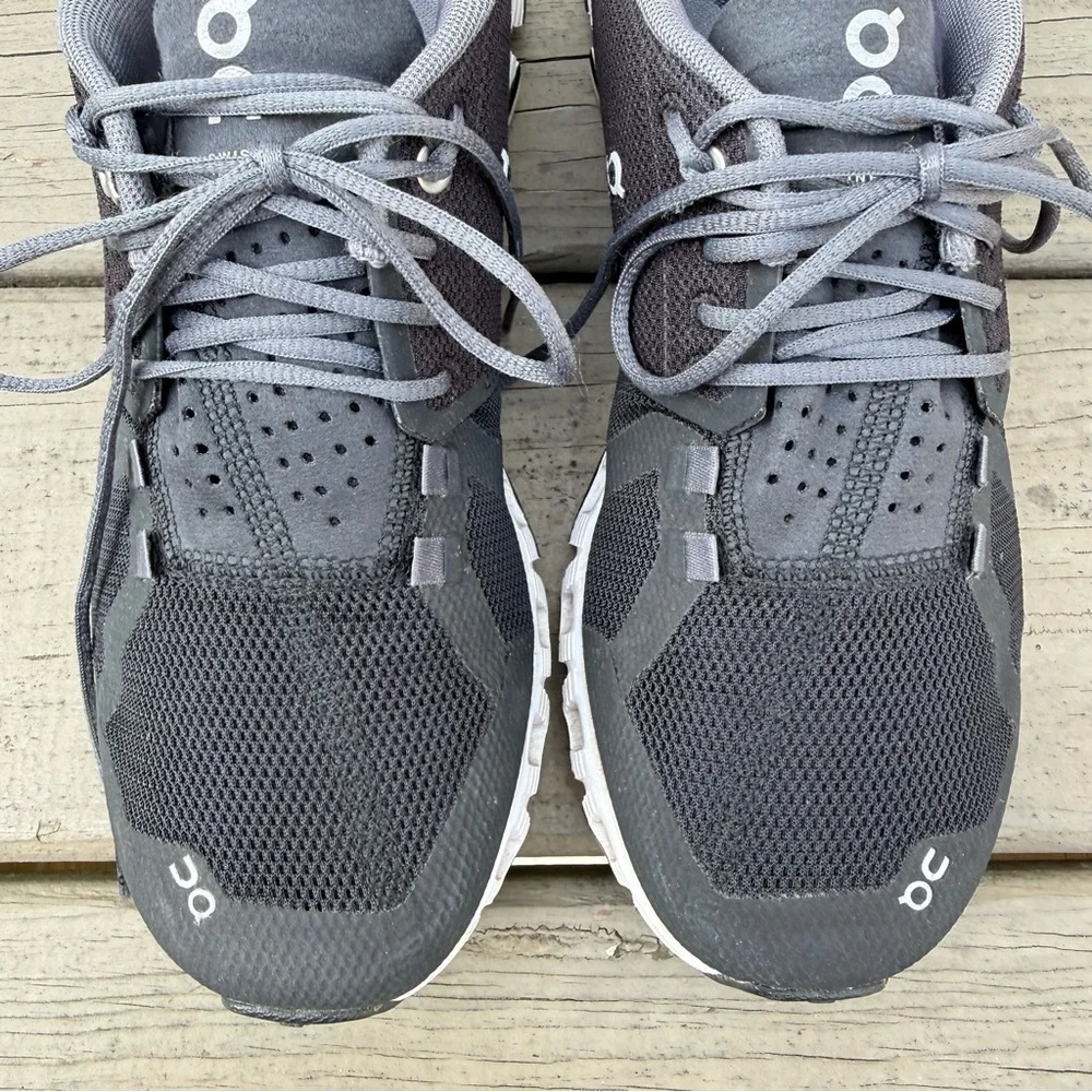 ON Running Cloud 6 Running Shoes in Black and White size 8.5 - Picture 5 of 16